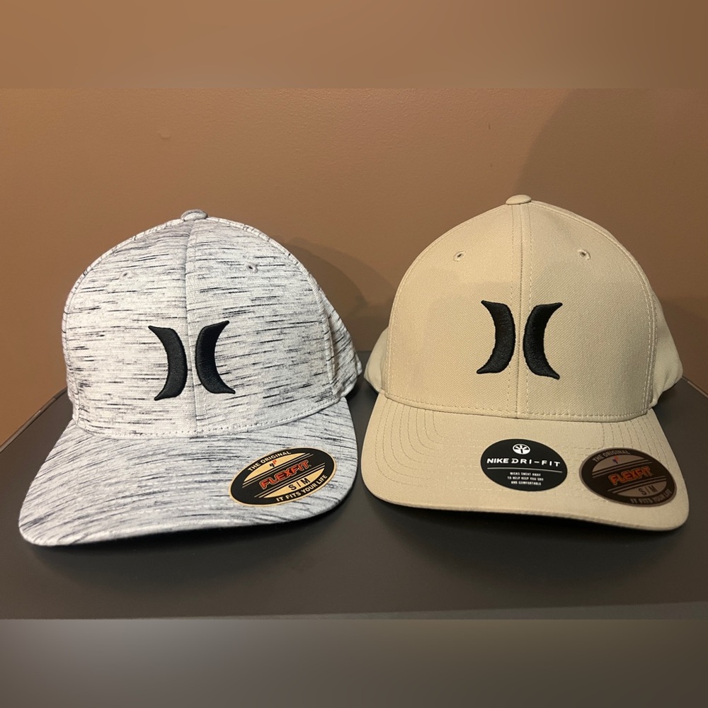 Hurley Flexfit Cap in Black and White